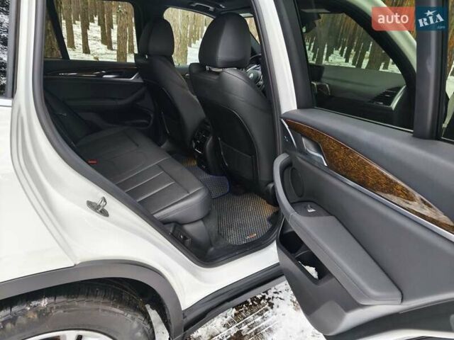 Белый БМВ Х3, объемом двигателя 2 л и пробегом 73 тыс. км за 39400 $, фото 39 на Automoto.ua