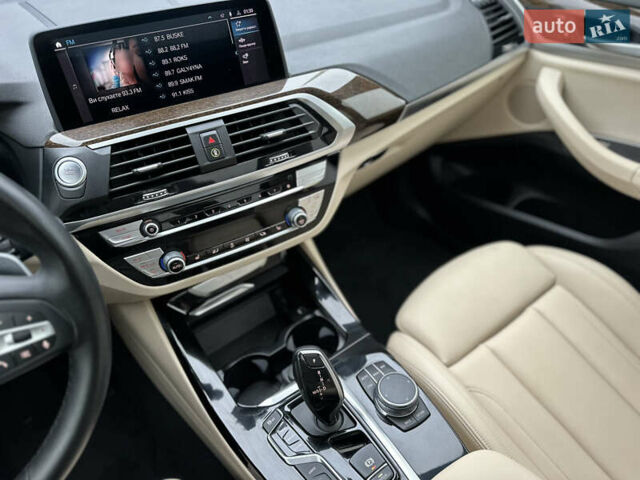 Білий БМВ Х3, об'ємом двигуна 2 л та пробігом 39 тис. км за 41500 $, фото 13 на Automoto.ua