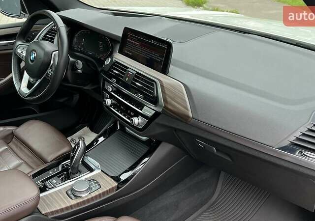 Белый БМВ Х3, объемом двигателя 2 л и пробегом 97 тыс. км за 32499 $, фото 44 на Automoto.ua