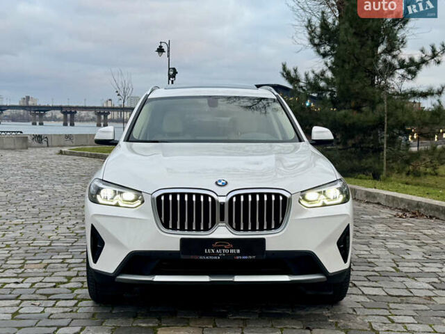 Белый БМВ Х3, объемом двигателя 2 л и пробегом 13 тыс. км за 45555 $, фото 1 на Automoto.ua