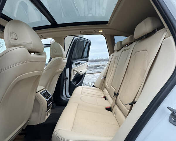 Белый БМВ Х3, объемом двигателя 2 л и пробегом 13 тыс. км за 45555 $, фото 21 на Automoto.ua