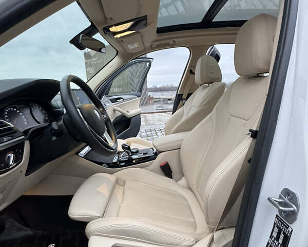 Белый БМВ Х3, объемом двигателя 2 л и пробегом 13 тыс. км за 45555 $, фото 103 на Automoto.ua