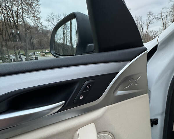 Белый БМВ Х3, объемом двигателя 2 л и пробегом 13 тыс. км за 45555 $, фото 120 на Automoto.ua