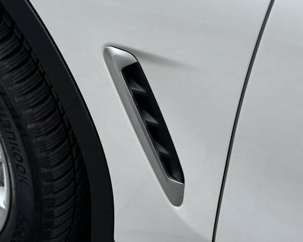 Белый БМВ Х3, объемом двигателя 2 л и пробегом 13 тыс. км за 45555 $, фото 58 на Automoto.ua