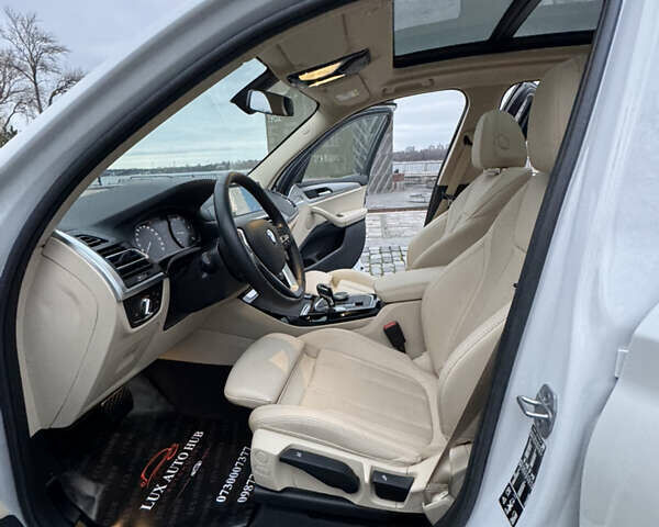 Белый БМВ Х3, объемом двигателя 2 л и пробегом 13 тыс. км за 45555 $, фото 104 на Automoto.ua