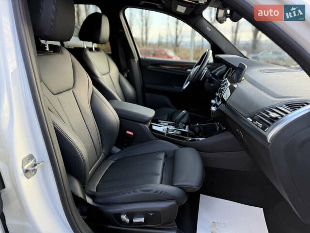 Белый БМВ Х3, объемом двигателя 2 л и пробегом 40 тыс. км за 27950 $, фото 35 на Automoto.ua