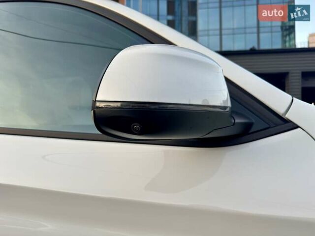 Белый БМВ Х3, объемом двигателя 2 л и пробегом 53 тыс. км за 42000 $, фото 5 на Automoto.ua