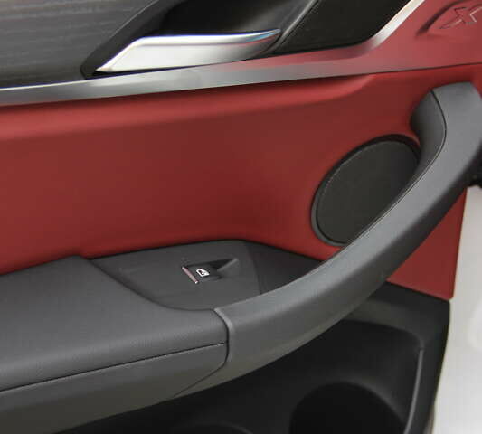 Белый БМВ Х3, объемом двигателя 2 л и пробегом 18 тыс. км за 54000 $, фото 33 на Automoto.ua