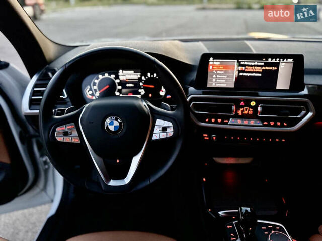 Белый БМВ Х3, объемом двигателя 2 л и пробегом 37 тыс. км за 35900 $, фото 24 на Automoto.ua