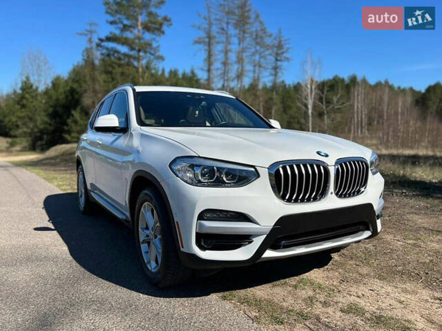 Білий БМВ Х3, об'ємом двигуна 2 л та пробігом 61 тис. км за 30100 $, фото 3 на Automoto.ua