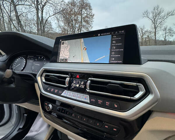 Белый БМВ Х3, объемом двигателя 2 л и пробегом 13 тыс. км за 45555 $, фото 15 на Automoto.ua