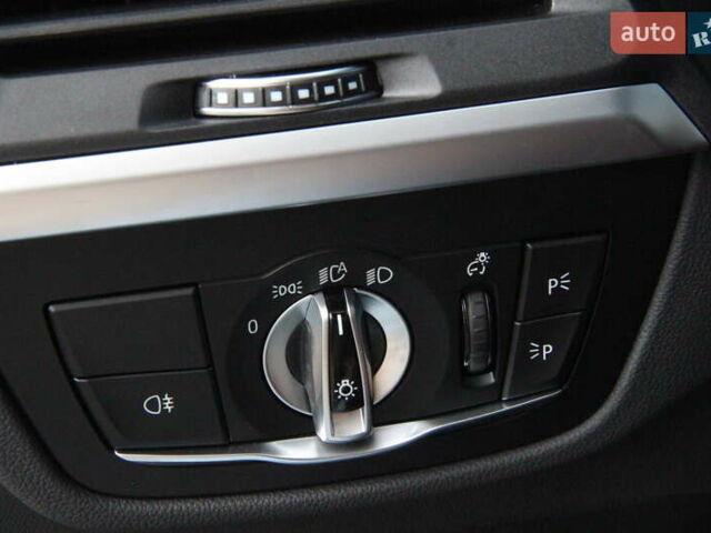 Белый БМВ Х3, объемом двигателя 2 л и пробегом 18 тыс. км за 54000 $, фото 31 на Automoto.ua