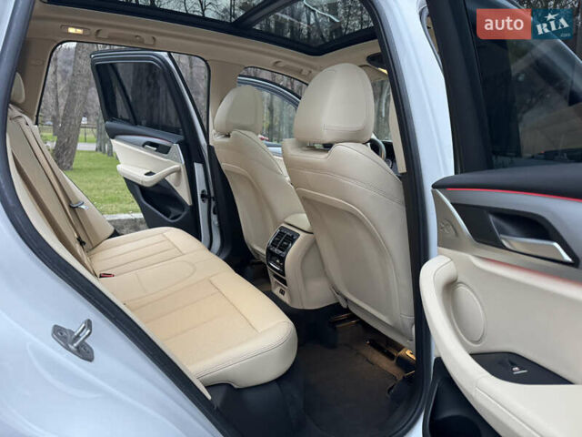 Белый БМВ Х3, объемом двигателя 2 л и пробегом 13 тыс. км за 45555 $, фото 132 на Automoto.ua