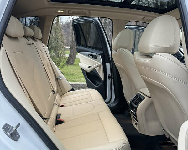 Белый БМВ Х3, объемом двигателя 2 л и пробегом 13 тыс. км за 45555 $, фото 20 на Automoto.ua