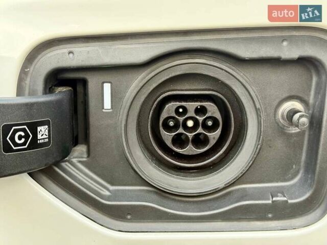 Белый БМВ Х3, объемом двигателя 2 л и пробегом 149 тыс. км за 35800 $, фото 6 на Automoto.ua