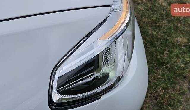 Білий БМВ Х3, об'ємом двигуна 2 л та пробігом 62 тис. км за 45500 $, фото 2 на Automoto.ua