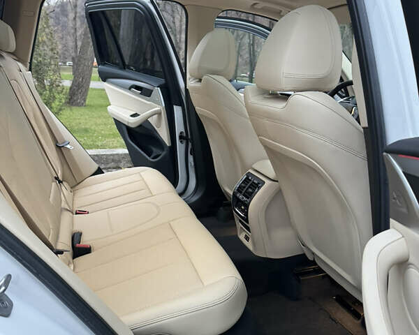 Белый БМВ Х3, объемом двигателя 2 л и пробегом 13 тыс. км за 45555 $, фото 130 на Automoto.ua