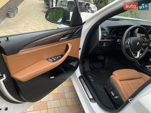 Белый БМВ Х3, объемом двигателя 2 л и пробегом 20 тыс. км за 42500 $, фото 8 на Automoto.ua