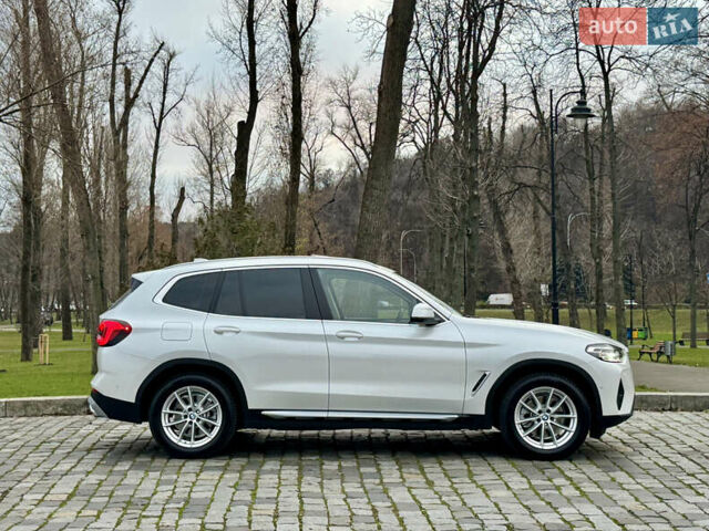 Белый БМВ Х3, объемом двигателя 2 л и пробегом 13 тыс. км за 45555 $, фото 3 на Automoto.ua