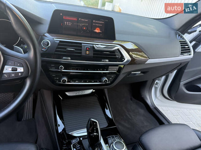 Белый БМВ Х3, объемом двигателя 2 л и пробегом 83 тыс. км за 32500 $, фото 14 на Automoto.ua