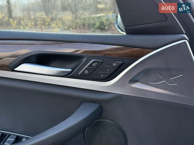 Белый БМВ Х3, объемом двигателя 2 л и пробегом 40 тыс. км за 27950 $, фото 63 на Automoto.ua