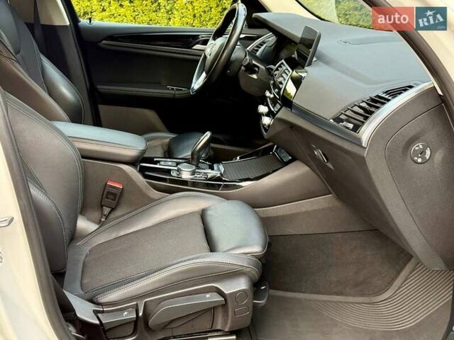 Белый БМВ Х3, объемом двигателя 2 л и пробегом 149 тыс. км за 35800 $, фото 34 на Automoto.ua