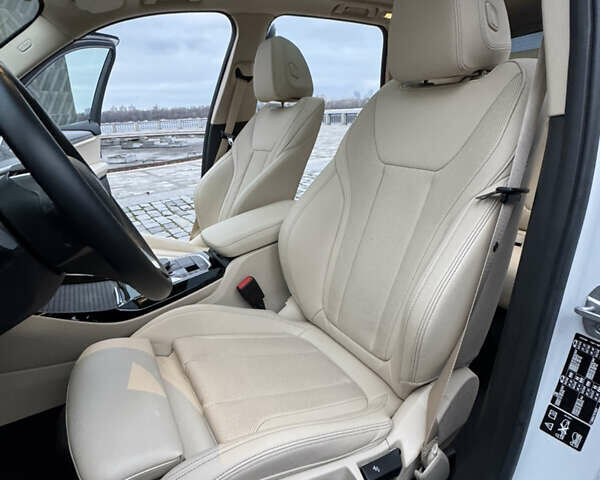 Белый БМВ Х3, объемом двигателя 2 л и пробегом 13 тыс. км за 45555 $, фото 108 на Automoto.ua