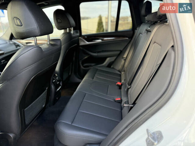 Белый БМВ Х3, объемом двигателя 2 л и пробегом 40 тыс. км за 27950 $, фото 41 на Automoto.ua