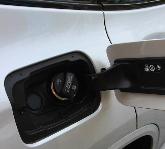 Белый БМВ Х3, объемом двигателя 2 л и пробегом 18 тыс. км за 54000 $, фото 18 на Automoto.ua