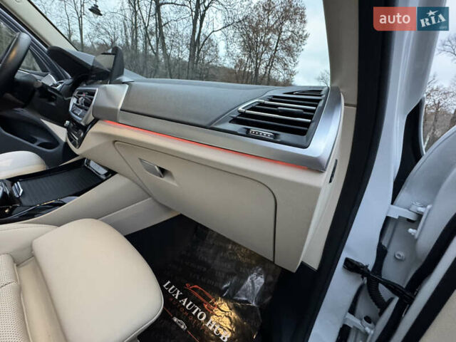 Белый БМВ Х3, объемом двигателя 2 л и пробегом 13 тыс. км за 45555 $, фото 123 на Automoto.ua