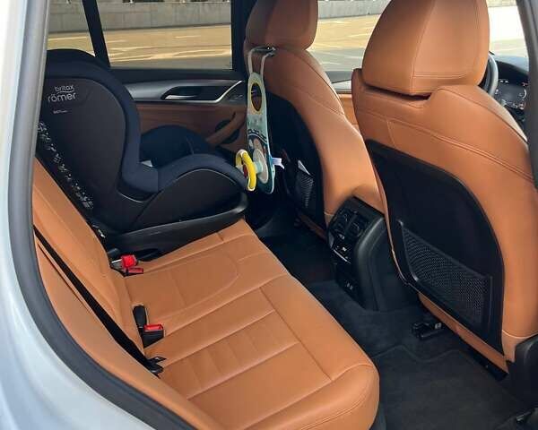 Белый БМВ Х3, объемом двигателя 3 л и пробегом 77 тыс. км за 35750 $, фото 9 на Automoto.ua