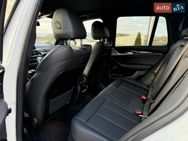 Белый БМВ Х3, объемом двигателя 2 л и пробегом 40 тыс. км за 27950 $, фото 42 на Automoto.ua