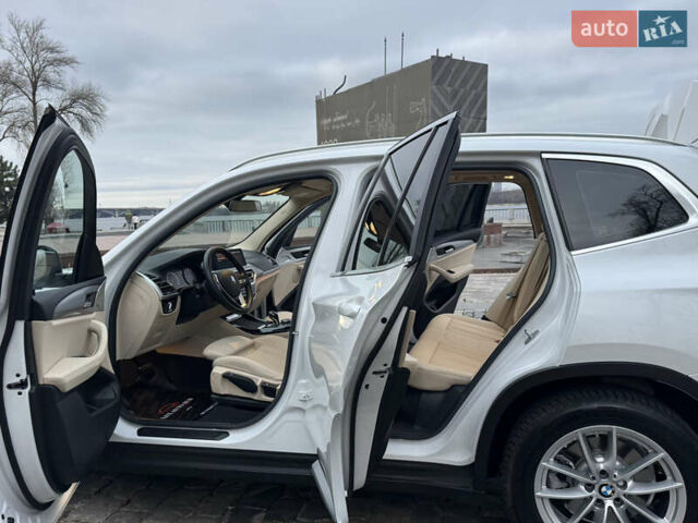 Белый БМВ Х3, объемом двигателя 2 л и пробегом 13 тыс. км за 45555 $, фото 35 на Automoto.ua