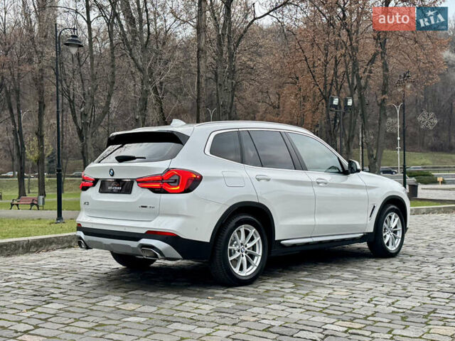 Белый БМВ Х3, объемом двигателя 2 л и пробегом 13 тыс. км за 45555 $, фото 4 на Automoto.ua