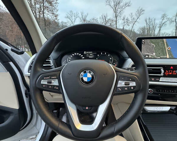 Белый БМВ Х3, объемом двигателя 2 л и пробегом 13 тыс. км за 45555 $, фото 24 на Automoto.ua