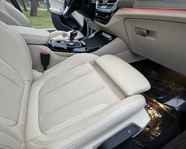 Белый БМВ Х3, объемом двигателя 2 л и пробегом 13 тыс. км за 45555 $, фото 125 на Automoto.ua