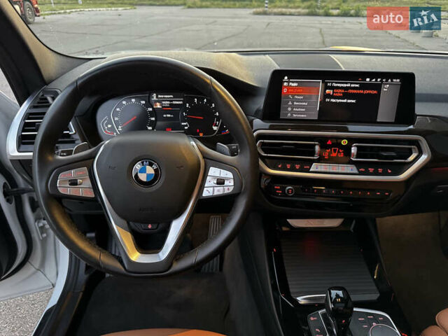 Белый БМВ Х3, объемом двигателя 2 л и пробегом 37 тыс. км за 35900 $, фото 21 на Automoto.ua