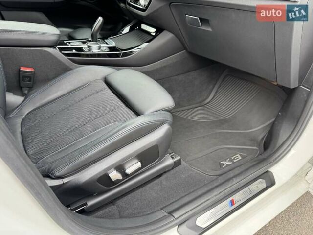 Білий БМВ Х3, об'ємом двигуна 2 л та пробігом 54 тис. км за 42999 $, фото 31 на Automoto.ua