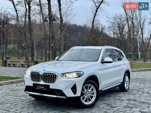 Белый БМВ Х3, объемом двигателя 2 л и пробегом 13 тыс. км за 45555 $, фото 88 на Automoto.ua