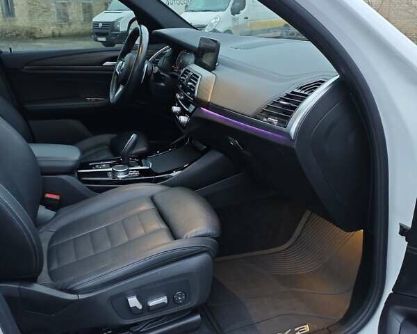 Белый БМВ Х3, объемом двигателя 2 л и пробегом 115 тыс. км за 33300 $, фото 26 на Automoto.ua