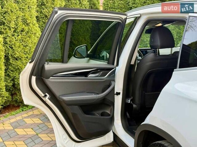 Белый БМВ Х3, объемом двигателя 2 л и пробегом 149 тыс. км за 35800 $, фото 27 на Automoto.ua