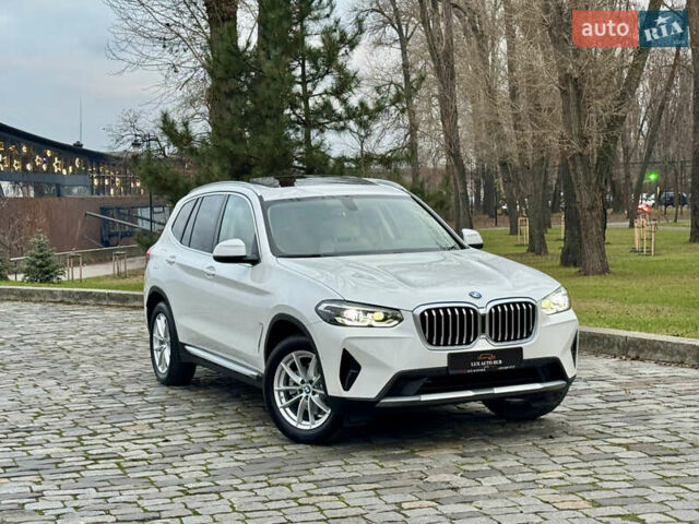 Белый БМВ Х3, объемом двигателя 2 л и пробегом 13 тыс. км за 45555 $, фото 7 на Automoto.ua