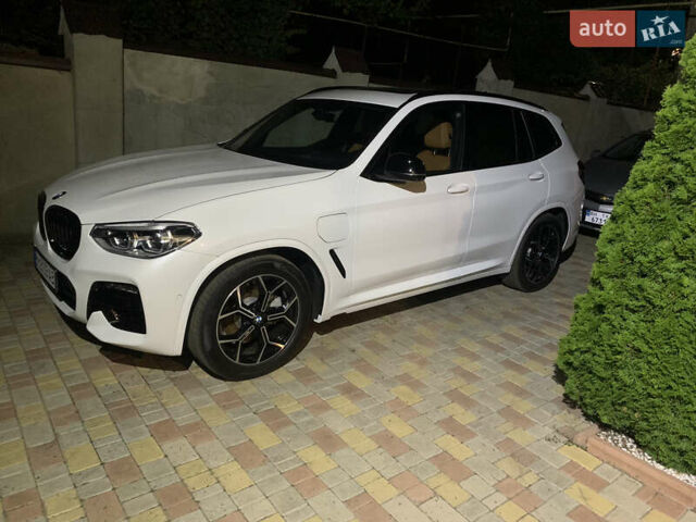 Белый БМВ Х3, объемом двигателя 2 л и пробегом 20 тыс. км за 42500 $, фото 5 на Automoto.ua