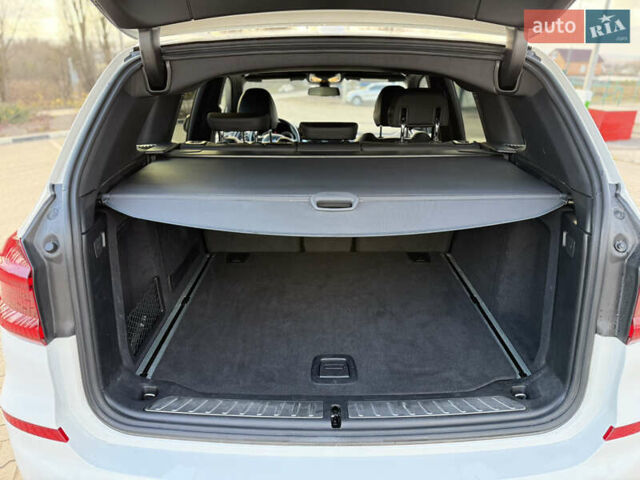 Белый БМВ Х3, объемом двигателя 2 л и пробегом 40 тыс. км за 27950 $, фото 65 на Automoto.ua