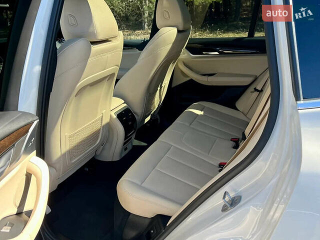 Білий БМВ Х3, об'ємом двигуна 2 л та пробігом 61 тис. км за 30100 $, фото 7 на Automoto.ua