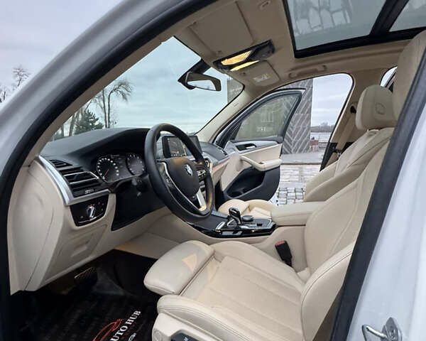 Белый БМВ Х3, объемом двигателя 2 л и пробегом 13 тыс. км за 45555 $, фото 102 на Automoto.ua