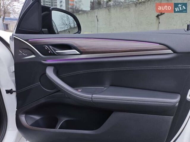 Белый БМВ Х3, объемом двигателя 2 л и пробегом 115 тыс. км за 33300 $, фото 25 на Automoto.ua