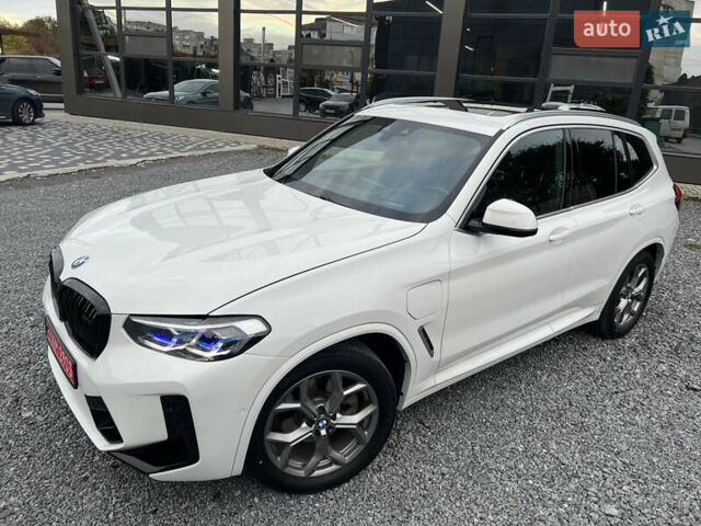 Білий БМВ Х3, об'ємом двигуна 2 л та пробігом 65 тис. км за 42700 $, фото 4 на Automoto.ua