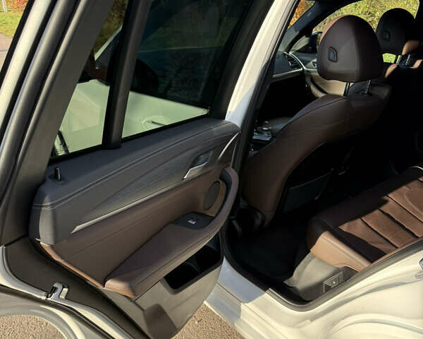 Белый БМВ Х3, объемом двигателя 2.99 л и пробегом 9 тыс. км за 75500 $, фото 19 на Automoto.ua