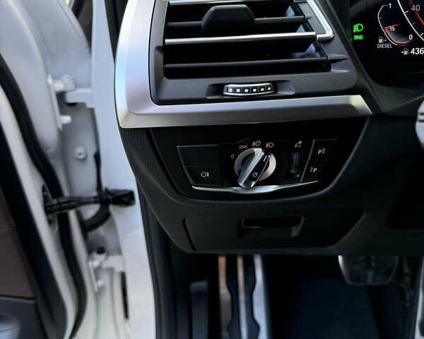 Белый БМВ Х3, объемом двигателя 2.99 л и пробегом 9 тыс. км за 75500 $, фото 11 на Automoto.ua